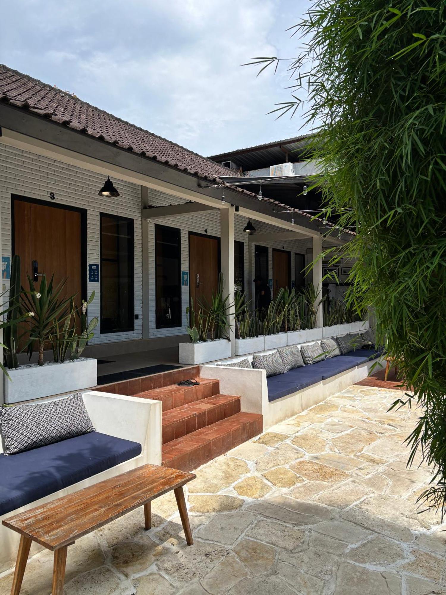 Lay Day Hostel Canggu Extérieur photo